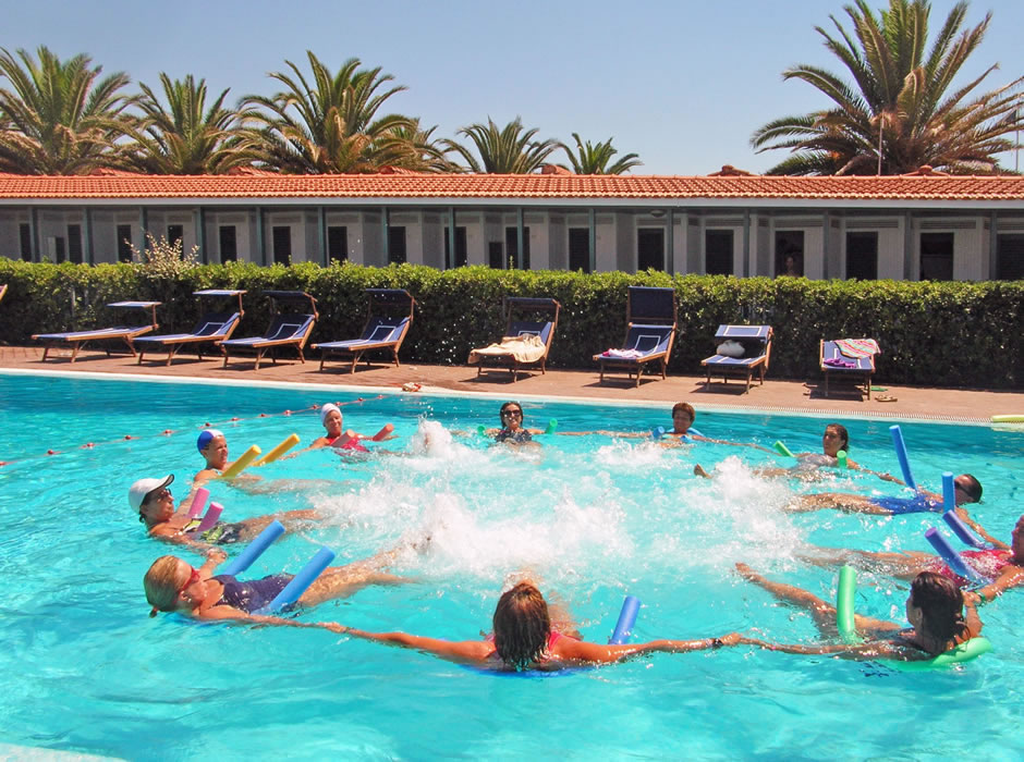 Water aerobic lessons in the pool of Bagno Lido