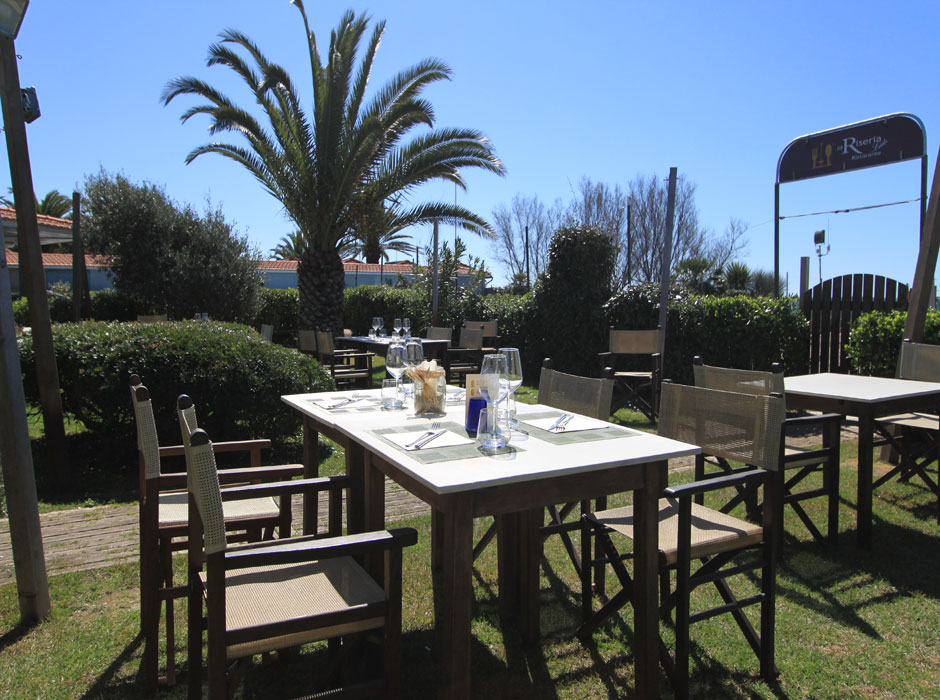 Tavoli del ristorante del Bagno Lido