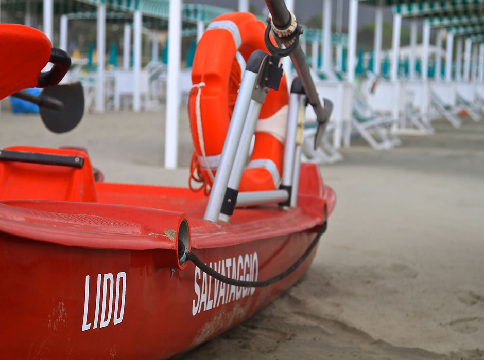 Twin-hulled boat Bagno Lido